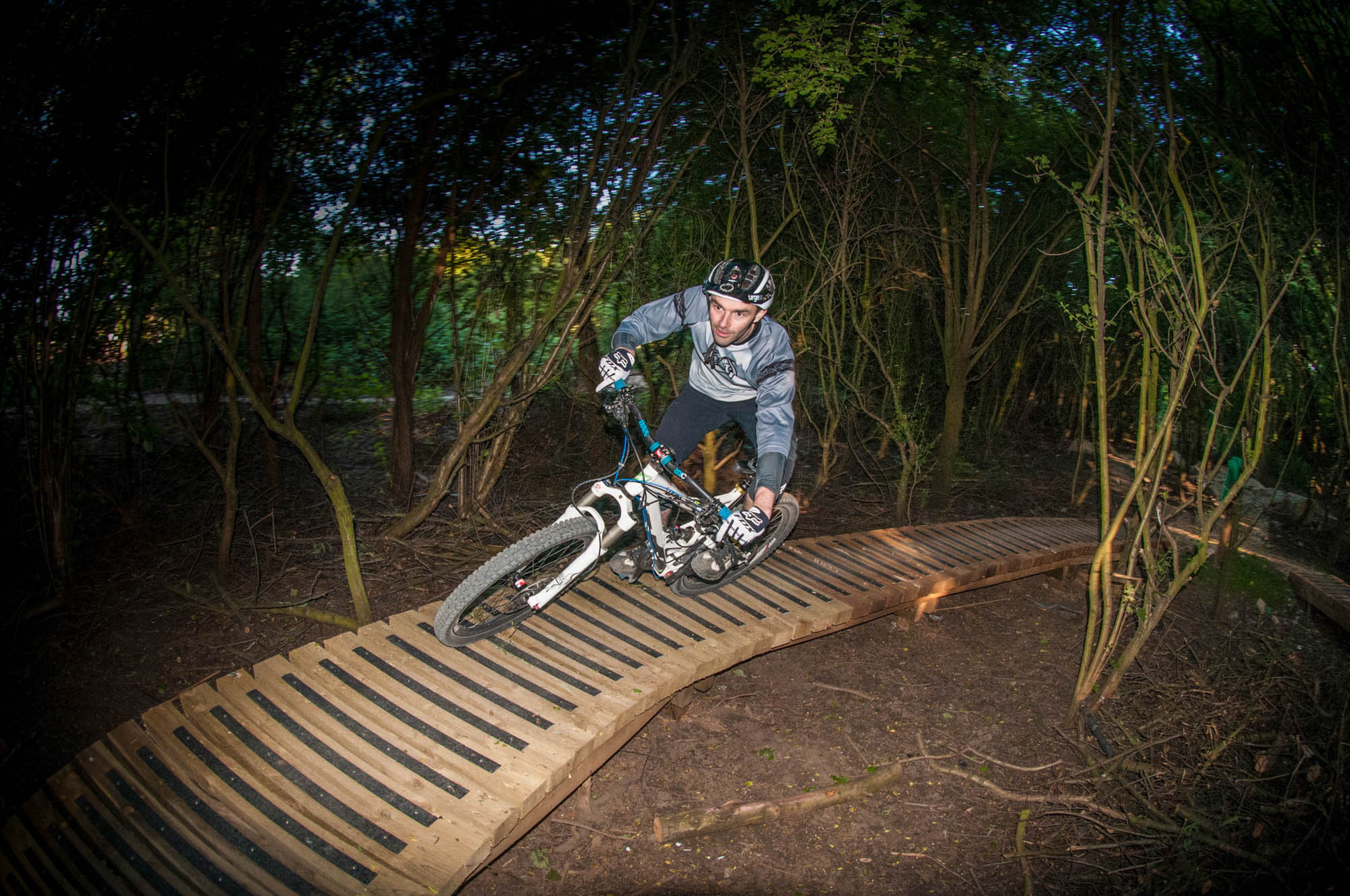 Utilising Flash for Freezing Motion.